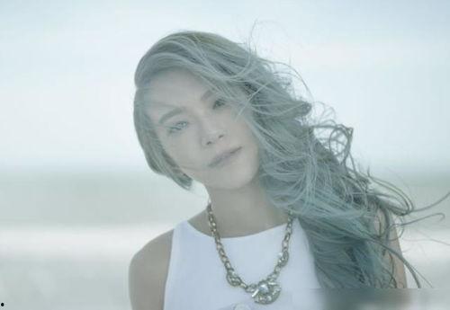 娱乐吃瓜女艺人定位歌手,娱乐界吃瓜女艺人跨界变身魅力歌手  第2张